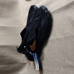 Bodyglove water shoes